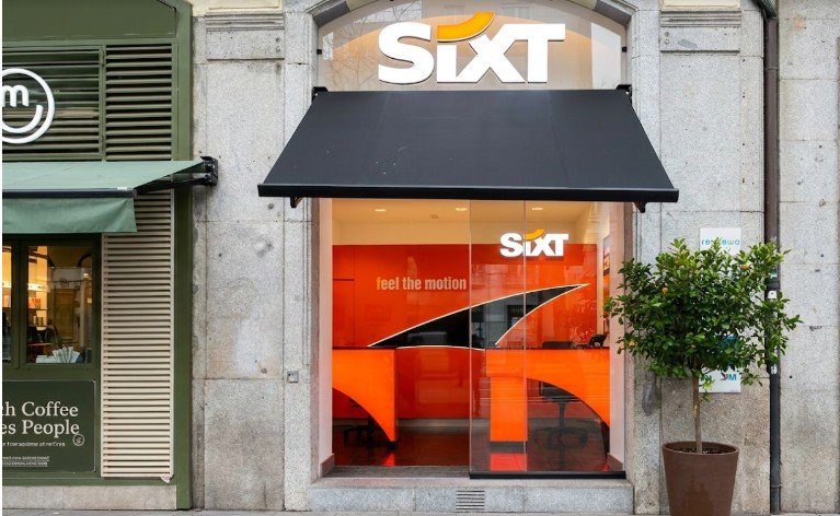 juanbareno's tweet photo. La oficina esta en Serrano 98 en pleno Barrio de Salamanca listo para sablear a los clientes, que mantener la oficina cuesta #SIXT #AlquilerDeCoches https://t.co/dIyRFkIYze