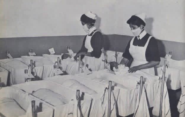 pashtonzoy's tweet photo. Kabul, 1950

The pediatric ward of Kabul Children’s Hospital.

Sabera and her sister were among the hospital’s first nurses, dedicating themselves to the care of children and helping lay the foundations of modern nursing in Afghanistan.

#Afghanistan #Kabul #History #Nursing https://t.co/PIkFcdJDub