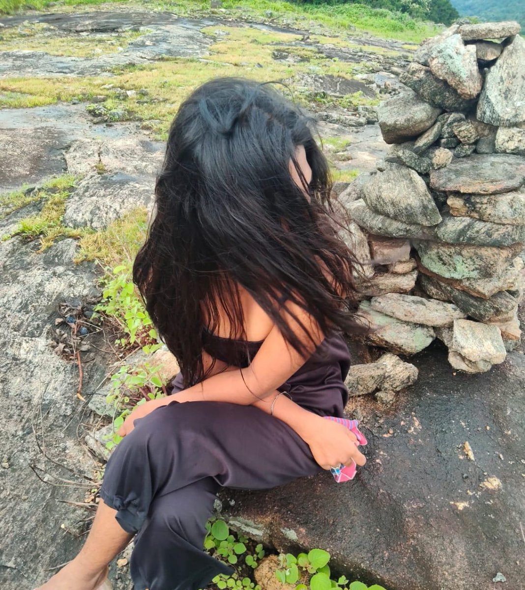 cuplescupid4433's tweet photo. Outdoor semi naked🤭🤭
How is it guys 💋 https://t.co/EPC7lvu2ko