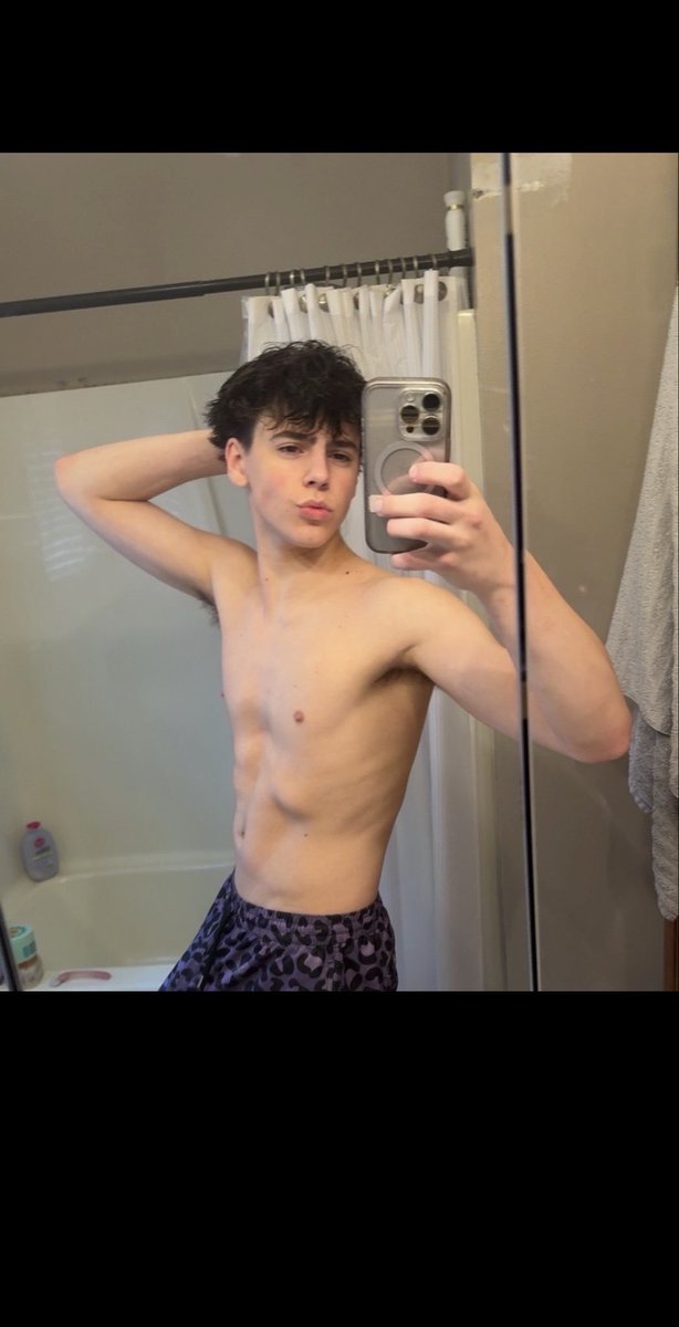 DudesNudesc9's tweet photo. https://t.co/bEyMQuIzg8 https://t.co/K0v1LhajSY