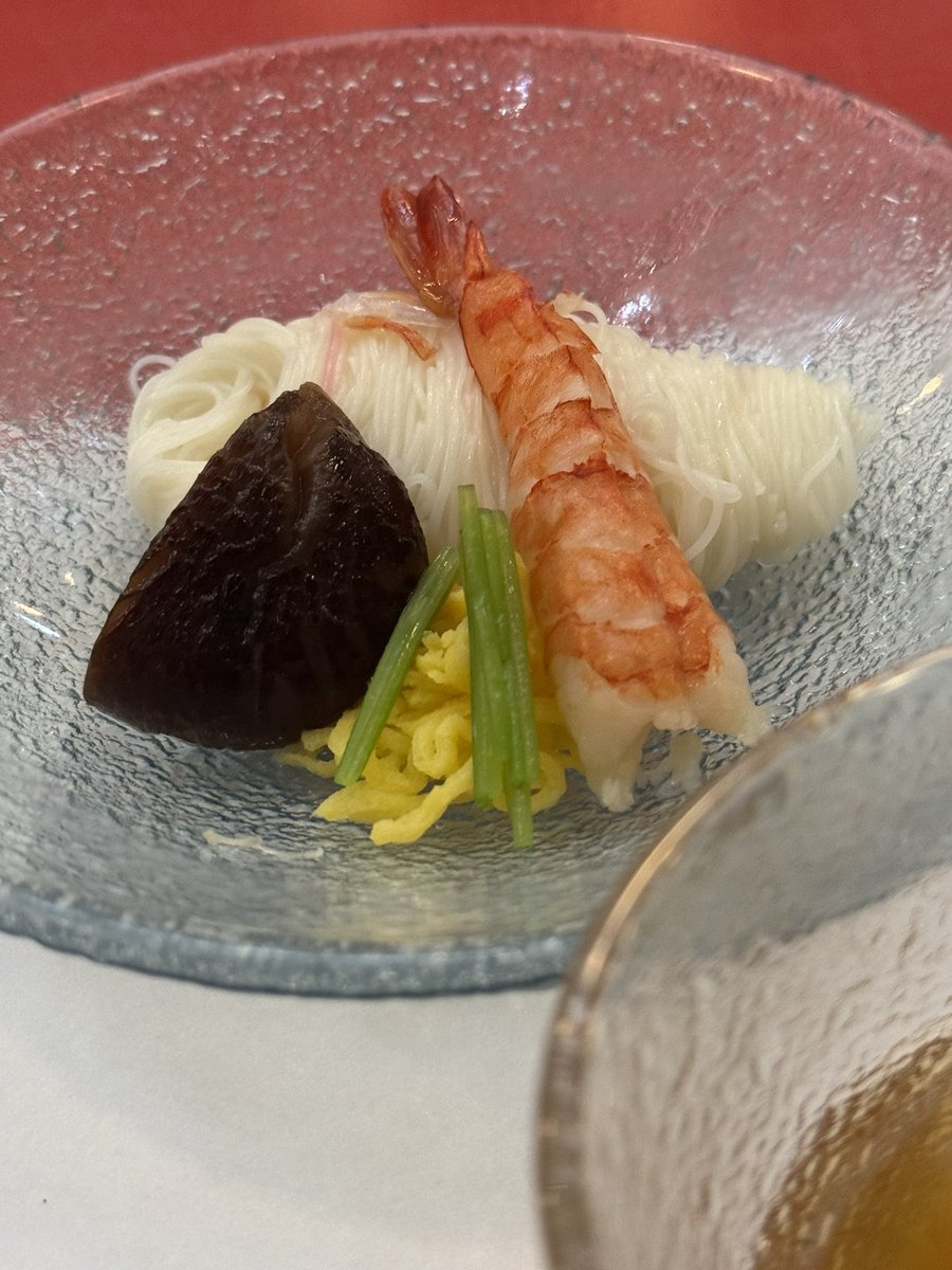 Azu71534362's tweet photo. 川床舐めてました🙇‍♀️
もうここから動きたくないってほど涼しい😍
お料理も美味しかった✨✨
#京都
#貴船
#川床
#涼しい
#貴船べにや https://t.co/sMVnITaYvL