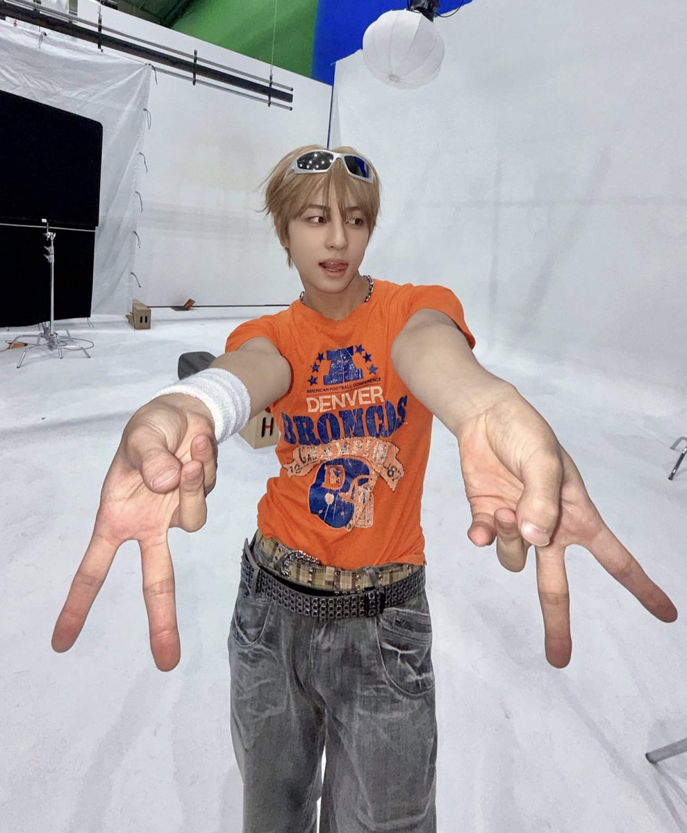 takihoneybee's tweet photo. orange you glad he exists https://t.co/OIvJ8qURXg