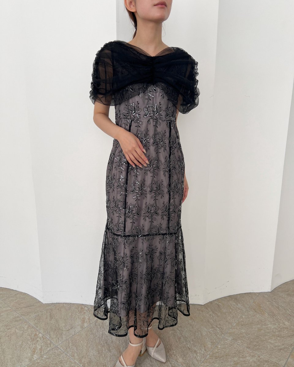 dorry_doll's tweet photo. 注目の新作DRESS👗🤍

今週は発売してから早速ご好評な新作ドレスたちを
紹介します♡

どちらも大人上品な女性らしいデザイン🌹
どちらがお好きですか？

🏷no.25718
ケープデザインレースドレス
🏷no.25734
リーフエンブロイダリードレス https://t.co/zHjFoRhkAb