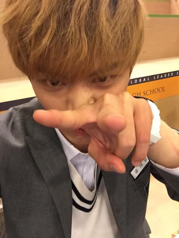 orangebluesto's tweet photo. 공태광 근데 진짜 2015년 그시절 초딩들 중딩들 울리고 웃길 만한 서브남주라 웃김 양아치 머리에 실제로 양아치인데 상처입은 깊은 눈을 하고 있음 셀카마저 일진짱 및 그놈은 멋있었다 https://t.co/JqFWRFH5rT