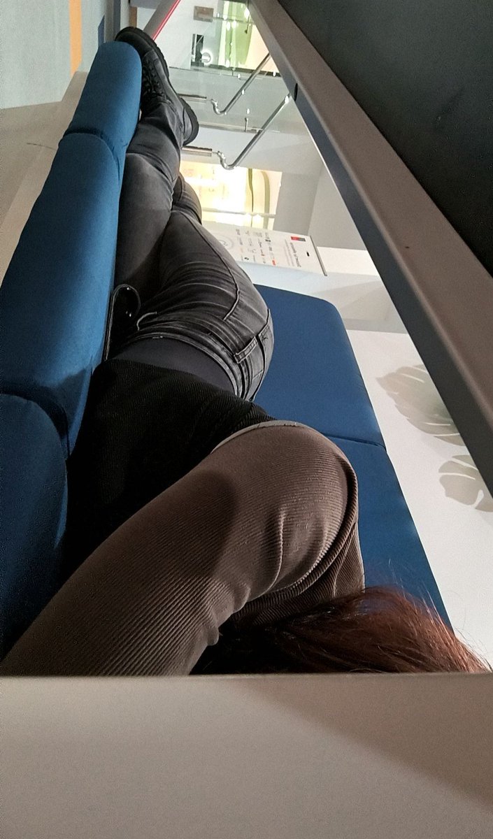SoraSumSalmon's tweet photo. taking thirst trap in uni is crazy 

#thirst #trap #sfw https://t.co/8EfkEUjing