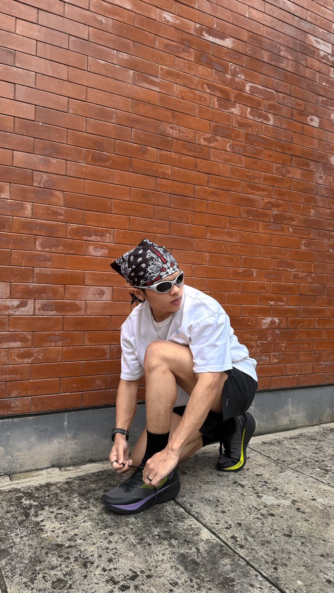 heyvetra's tweet photo. Hallo 👋🏻
Gue vetra, fotografer yang suka Hybrid sport &amp; fashion. Masih newbie di x haha
Mari berteman kali aja bisa juga bekerja sama 😁🤝 https://t.co/3vnn86DJv2