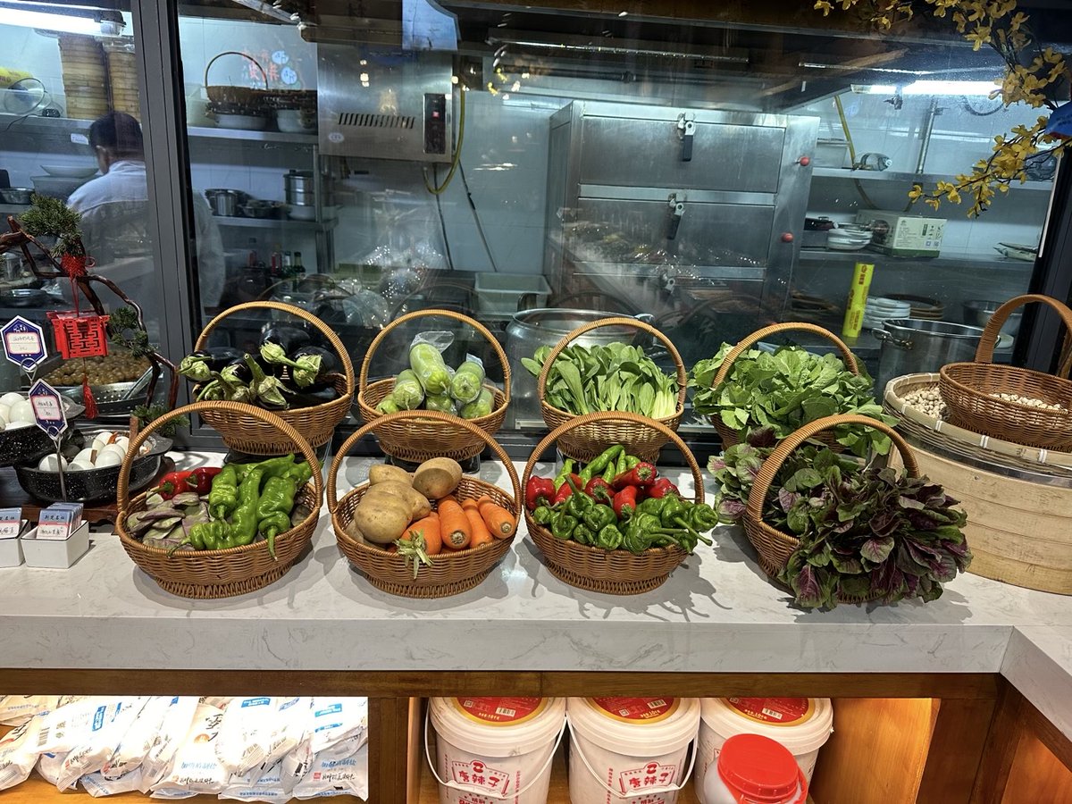 Lady3358's tweet photo. Stocking up for weekend meal prep with farm-fresh cherry tomatoes, arugula u0026 free-range eggs  Fresh, local ingredients make all the difference! https://t.co/OizUsjSa1C