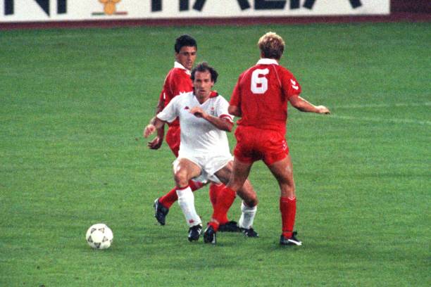 Fever_PitchFC's tweet photo. Franco Baresi Vs Benfica 
23 Maio 1990
Final da Liga dos Campeões
@acmilan @ChampionsLeague https://t.co/anSPTq2WPY