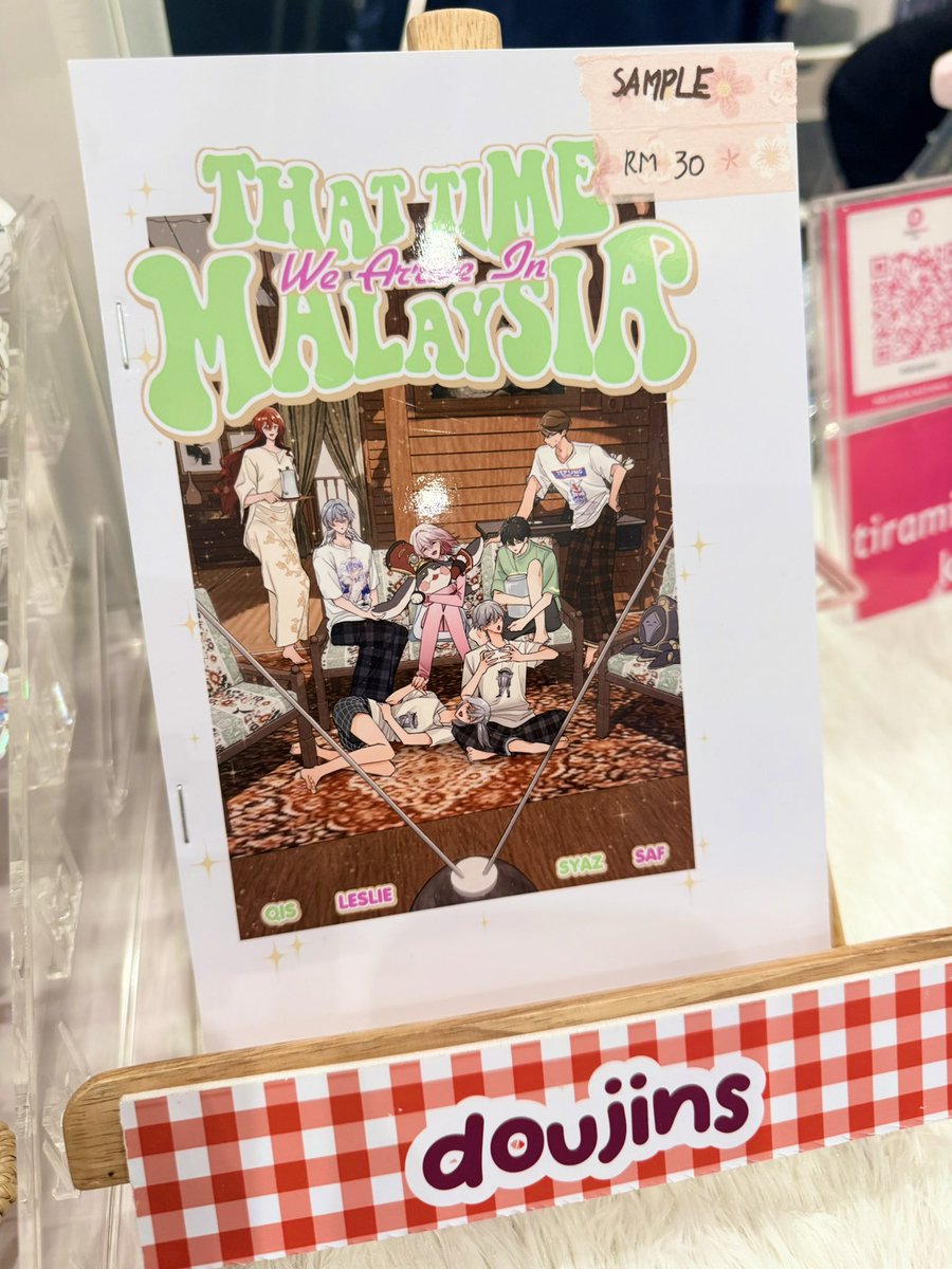 qis_hsr's tweet photo. new item for today hoyofest✨✨
our collab doujin is finally here
we got Argenti themed golden red velvet cookies by @zz_syaz
and i got khaslana and himeko button~
#hoyofestMY https://t.co/ygDLPbEcMe