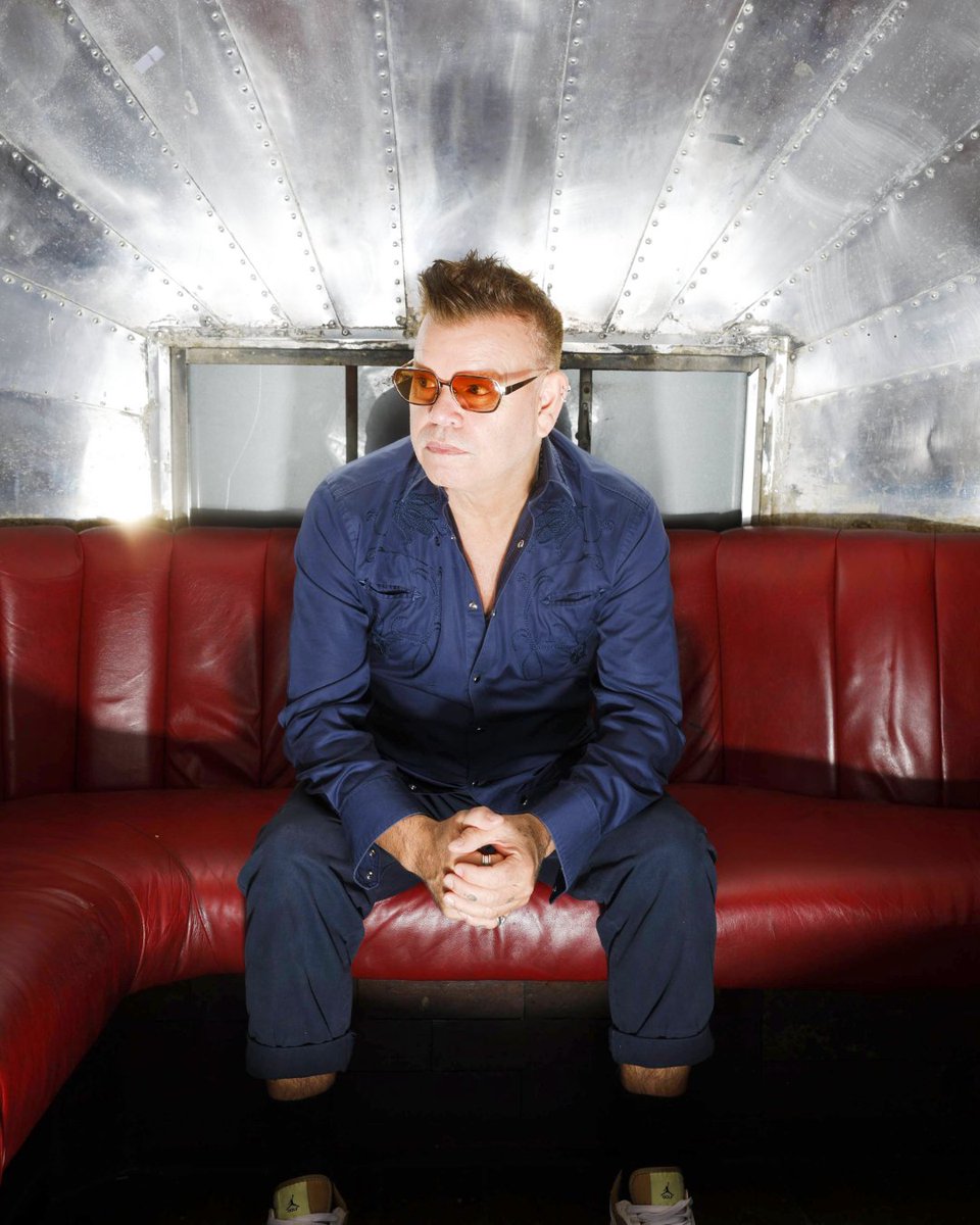 perfectorecords's tweet photo. Mission Underground is here 💥

More than an album, this is @pauloakenfold's vision of where trance goes next.

"The whole ethos of our scene should always celebrate the music of tomorrow as much as yesterday".

🎧 Mission Underground is out now - https://t.co/adG3WCFMzD https://t.co/IZnsZPUUFZ