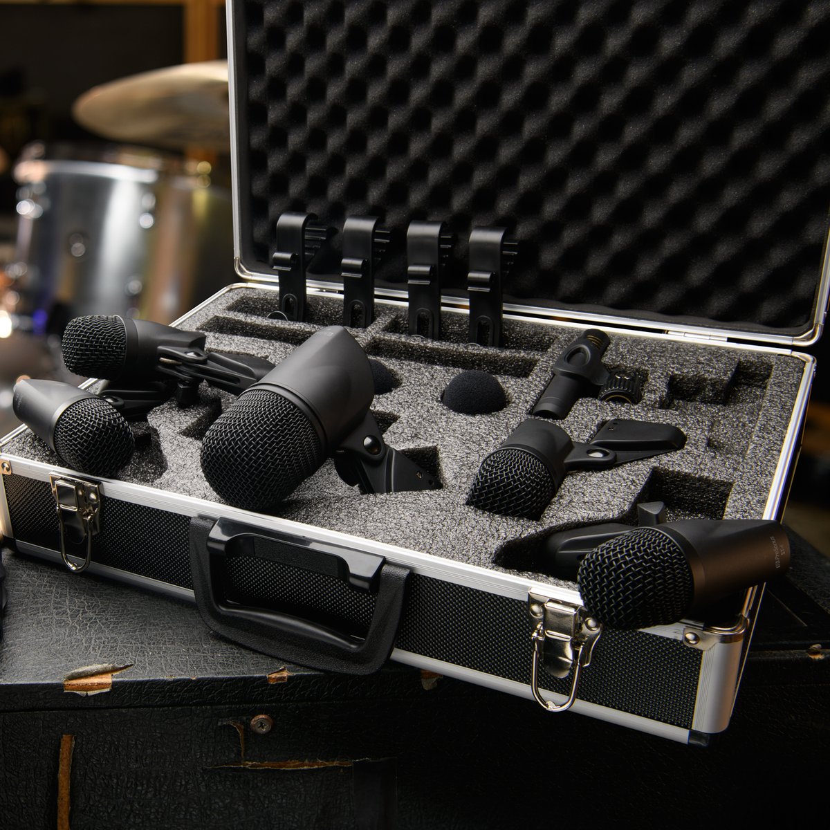 keepdrum's tweet photo. Unser aktuelles Sonderangebot:

Presonus Mikrofon-Set für Schlagzeug DM-7 Drum-Mikrofonset

zum Produkt: https://t.co/4YUBzX00wj

zum Produktvideo: https://t.co/Vvydfzuy6k

#keepdrum #presonus #mikrofon #set #drum #microphone #schlagzeug #studio #recording #live #musik #Music https://t.co/jcgxxIXgPj