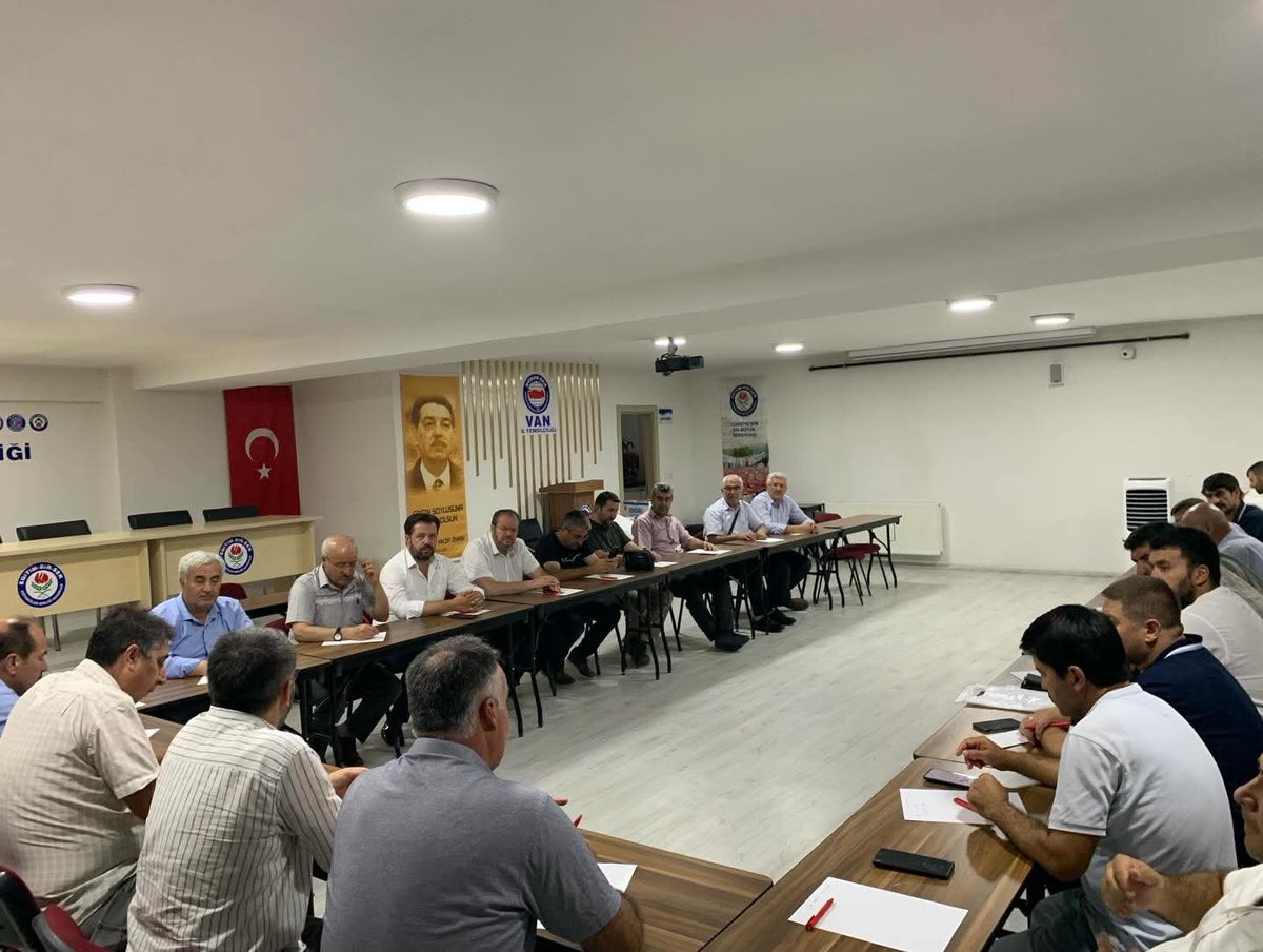sdi_van's tweet photo. Van Sivil Dayanışma İnisiyatifi olarak Temmuz ayı istişare toplantımızı Memur-Sen'in ev sahipliğinde gerçekleştirdik
İlimiz ve ortak çalışmalarımız adına alınan kararların hayırlara vesile olmasını temenni ediyor, nazik ev sahiplikleri dolayısıyla Memur-Sen'e teşekkür ediyoruz https://t.co/fzaZzNRj14