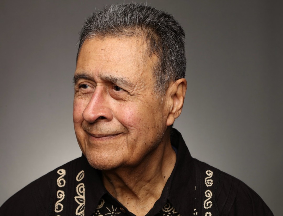 artmajeur's tweet photo. Gilberto Cárdenas, a quiet giant of Latino art, has died at 79. His gift? Over 5,000 works donated to the Blanton Museum. A collection, a life, a legacy 🎨
Did you know his work? Tell us in the replies 👇
https://t.co/cSXGTAkO4m
#GilbertoCardenas #LatinoArt #BlantonMuseum https://t.co/5V7msgIisB