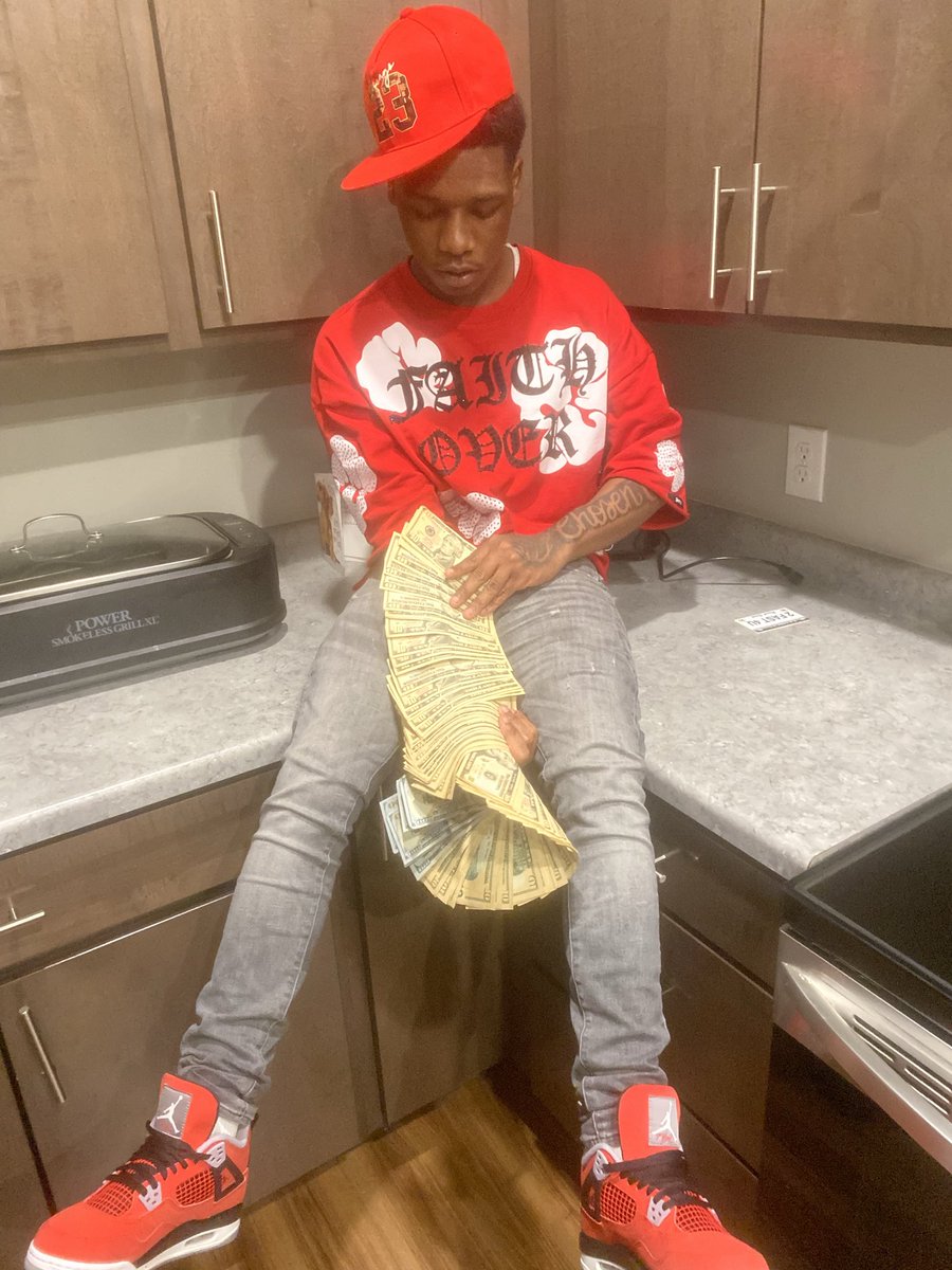 560shaker's tweet photo. Anybody up &amp; wanna chat? https://t.co/53ZiMC76UG