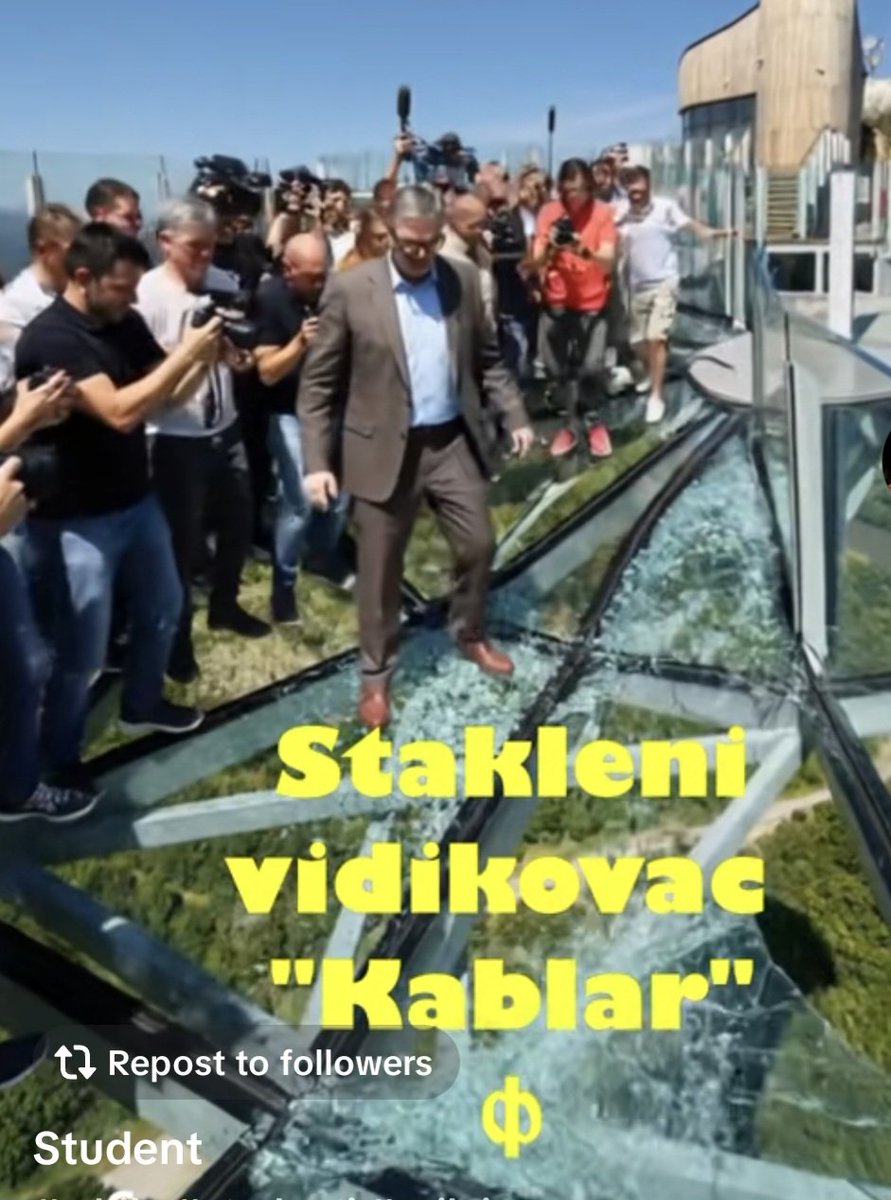DrugaSrbijaBis's tweet photo. Блокадери у својој немоћи и злоби монтирају клипове и слике где јуче отворени стаклени видиковац на Каблару се руши и пада са све председником Србије на њему.

Очајни су, желе зло свом народу и желе нове трагедије јер само тако могу да пумпају. https://t.co/kOQNzQVwmg