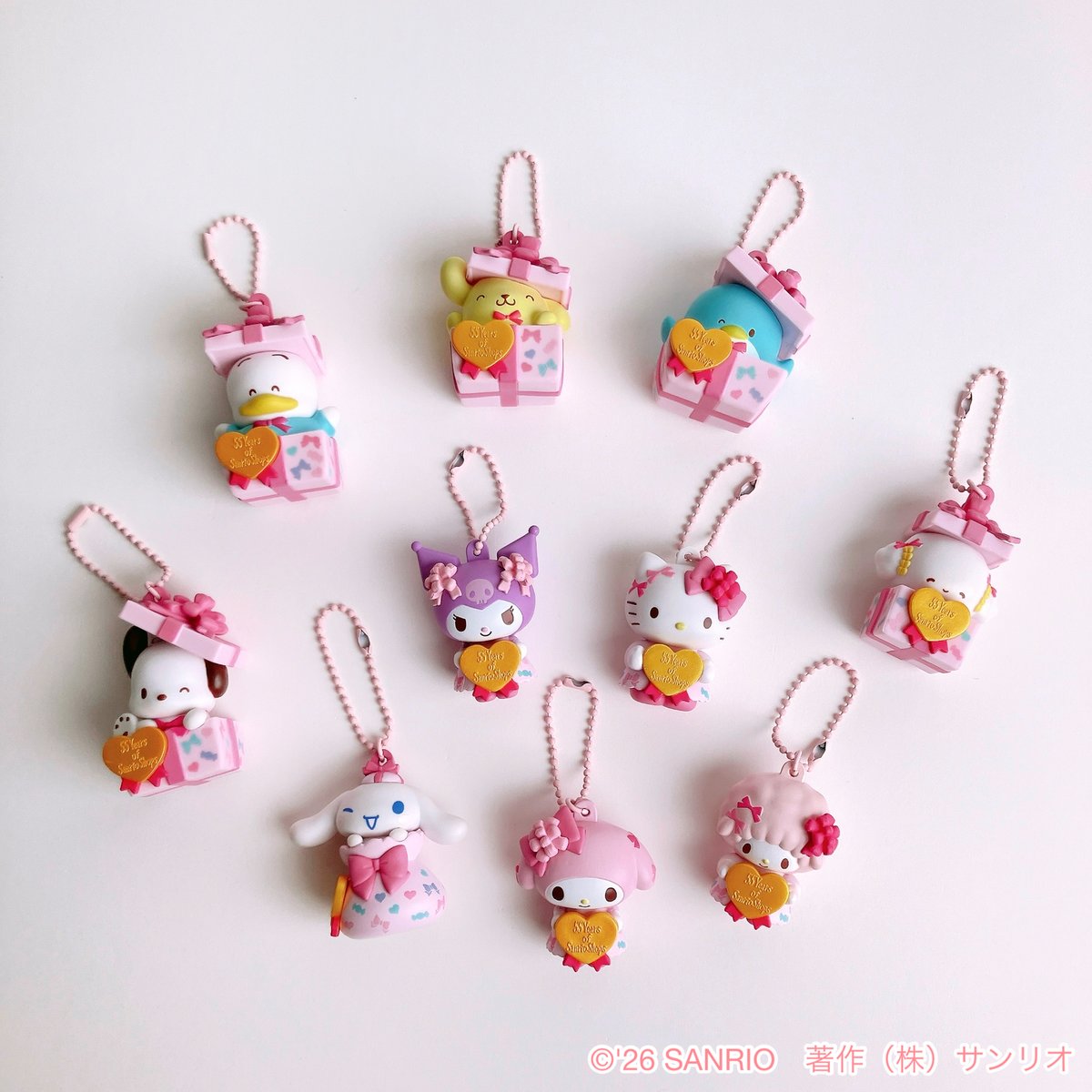 ec_sanrio's tweet photo. ＼5日発売！#新商品🎁  ／
ラッピングペーパーデザインシリーズ🎀
「55 Years of Sanrio Shops」のロゴ入りリボンシール風モチーフがかわいいね💗

本店👇
https://t.co/hSnswE1AIf
楽天市場店👇
https://t.co/IeXwMOGIgo
Yahoo!ショッピング店👇
https://t.co/XtuJhC7oLh

※発売日9:30公開 https://t.co/0K8ixvbUsx