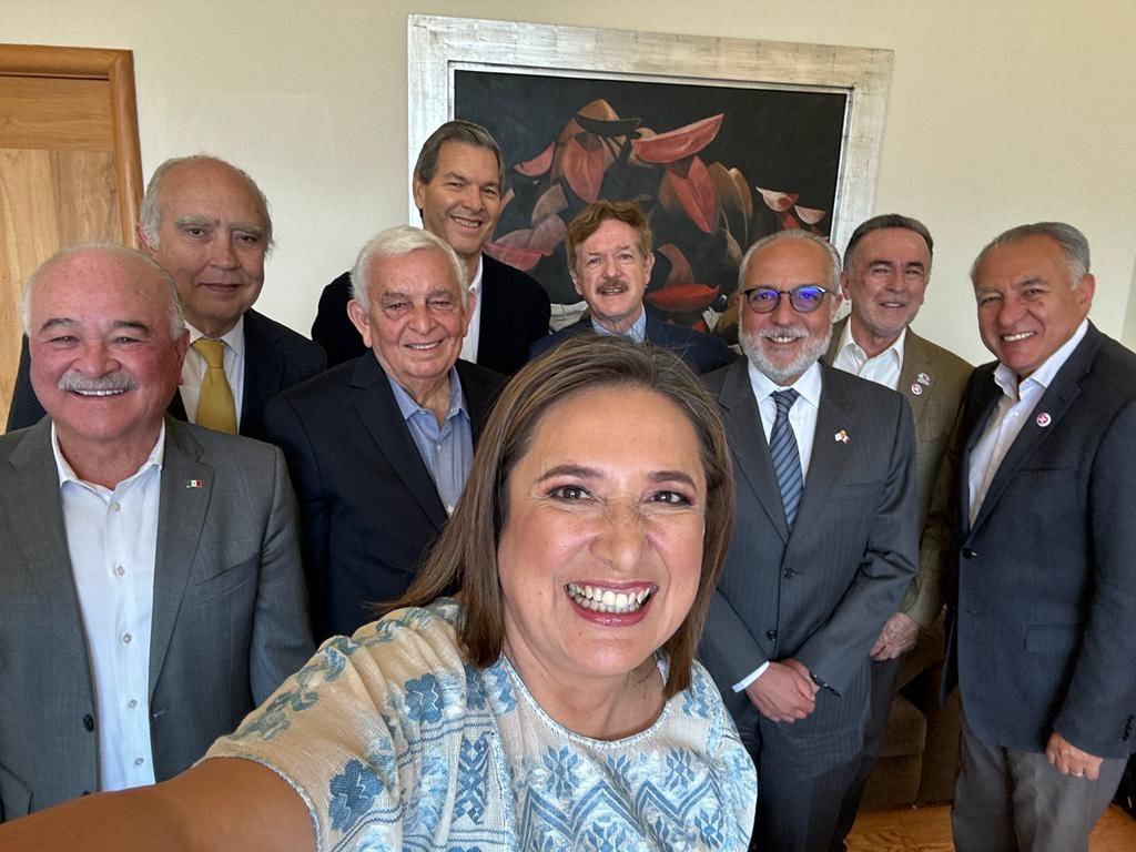 WilliamInclan's tweet photo. @XochitlGalvez Pnche ruca PRIANISTA desquiciada e hipócrita.
Se te cayó esta foto con los Huachicoleros qué financiaron tu champaña de 💩
🤣🤣🤣🤣🤣 
#BotargaBrutaYCorrupta https://t.co/4glJsrSUNT