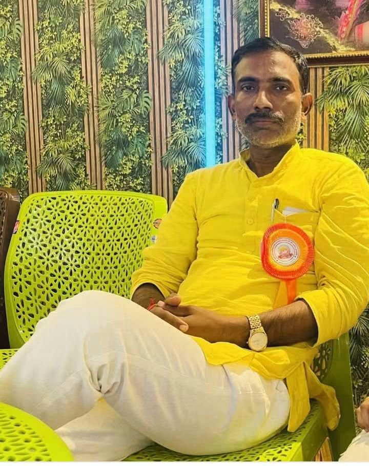 ramjive60087612's tweet photo. प्रबंधक परशु राम वर्मा स्मारक महिला महाविद्यालय तारून एंव 
जिला मंत्री प्राथमिक शिक्षक संघ अयोध्या  (U.P.)
बडे भैया श्री Prem Kumar Verma जी को जन्मदिन की 
बहुत बहुत बधाई एंव हार्दिक शुभकामनाएं https://t.co/LA1NNHOjwx