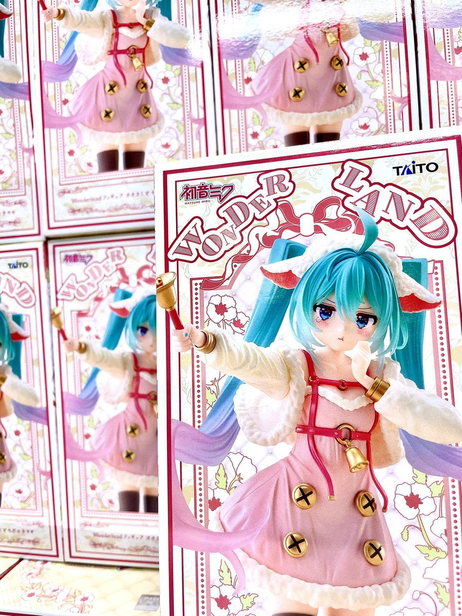 motte_nirasaki's tweet photo. 🍓入荷のお知らせ🍓
本日から登場のフィギュアです❕✨
待望のT-mostも展開開始してます𓆩 ❤︎ 𓆪

#もってきーなNIRASAKI #プライズ #初音ミク #とらドラ #逢坂大河 #いちご100パーセント #東城綾 https://t.co/9SKjg0R8U8