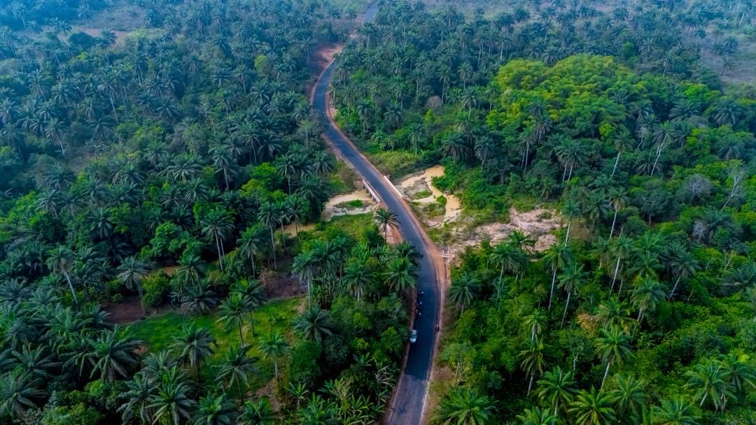 Ife_North's tweet photo. Road Projects Highlighted in #IfeNorth Under Governor Ademola Adeleke’s Administration

* 10.4km Edunabon–Tonkere Road

* 3.3km Akinlalu Junction–Akinlalu Town Road

* 1.5km Yakooyo–Magistrate Court Road, including the spur to Itamerin

Read more 👇 https://t.co/DmYoR9nmz9