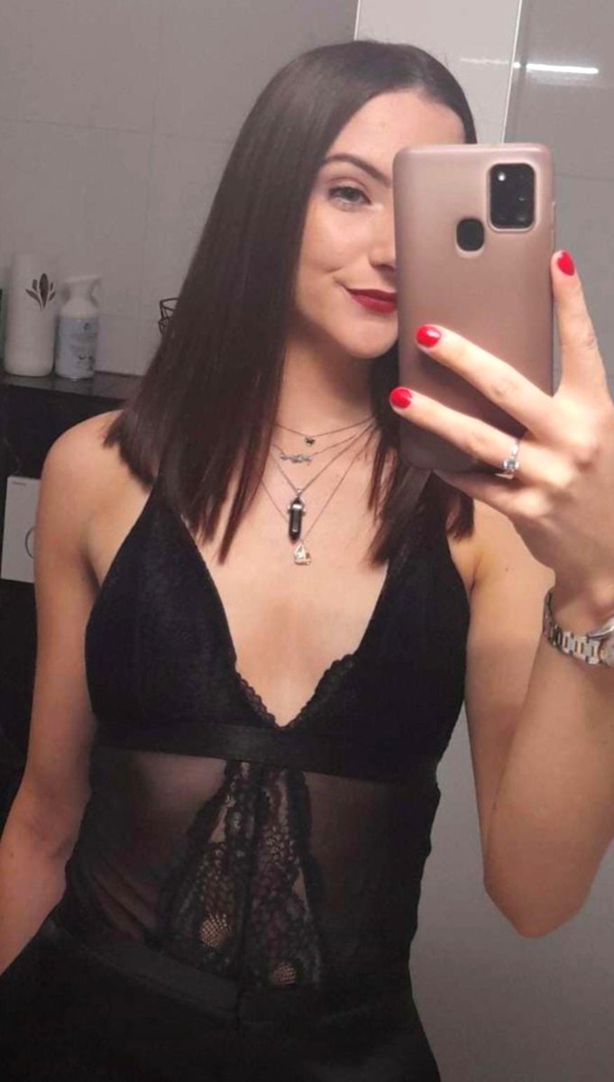 TouchedByV's tweet photo. Vanavond gaan Alpha en ik genieten van tapas, cocktails en whiskey, maar jullie starten jullie weekend zoals het hoort. Op je knieën, huilend en volledig overgeleverd aan ons.
 
Findom Paypig Femdom WalletDrain Goddess FindomNL Geldslaaf Tikkieslaaf FootWorship https://t.co/0UvOs060LK