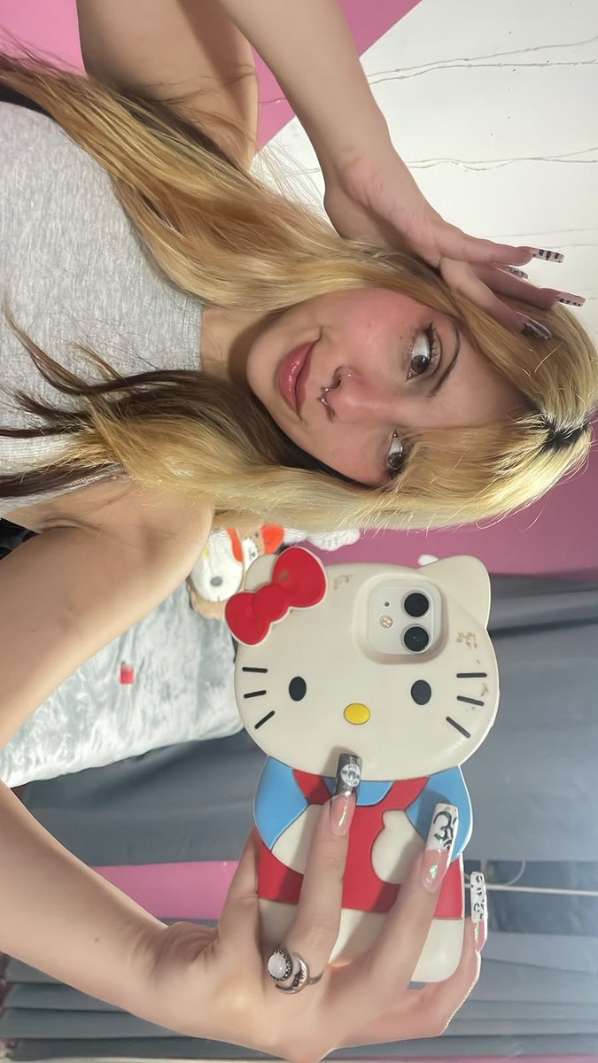 KhaliShakti's tweet photo. Hoy toco foto con ropa 🫶🏻
Quiero que me escriban aquí sus fantasias, que les gustaría ver de mi ahora? 👇🏼
https://t.co/JLThZqmJhF https://t.co/CjXixEqkJH