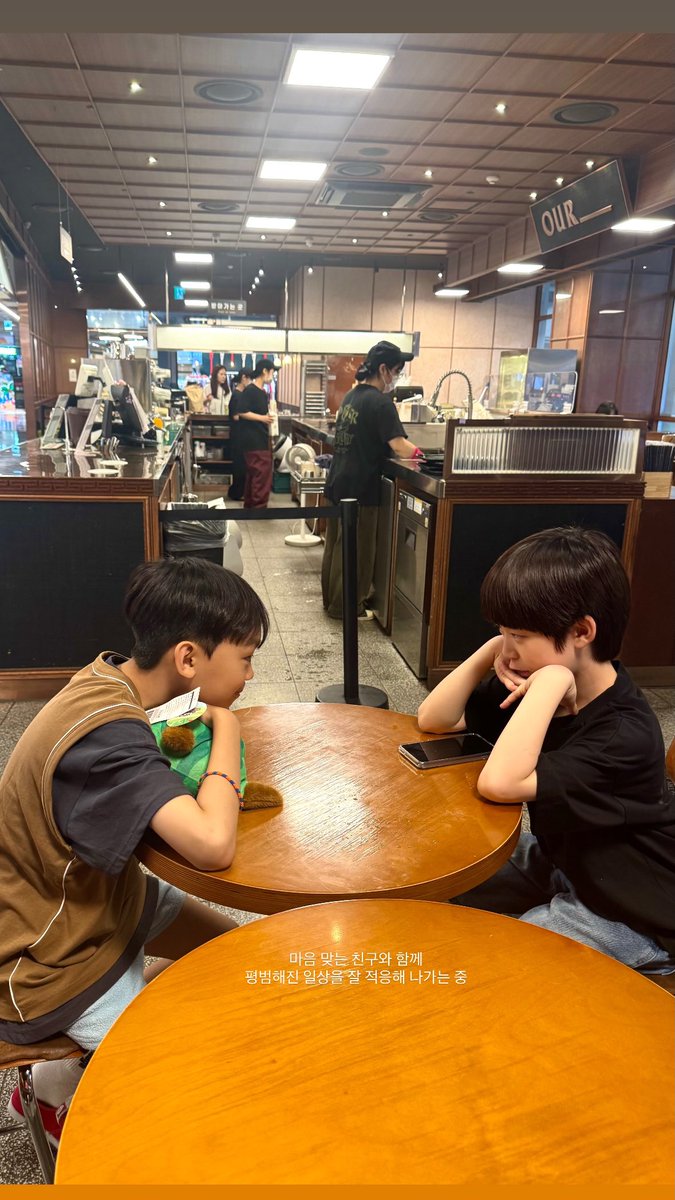 Yexn_du's tweet photo. 평범해진 일상을 잘 적응해나가는 중<<<멘트보고 관람만 한 관객인 나도 이렇게 마음이 힘든데 직접 무대한 너네는 더 헛헛하겠지ㅠㅠ하고 눈물 흘리면서 넘겼는데 영어학원에서 동태눈깔 된 온하 사진 보고 웃음나옴ㅋ ㅋㅋㅋㅋㅋㅋㅋ ㅋ ㅋ ㅋㅋㅋㅋㅋㅋㅋㅋㅋㅋㅋㅋㅋㅋㅋㅋㅋㅋㅋㅋ초딩아ㅠㅠㅠㅠ https://t.co/kPtiazv0N1