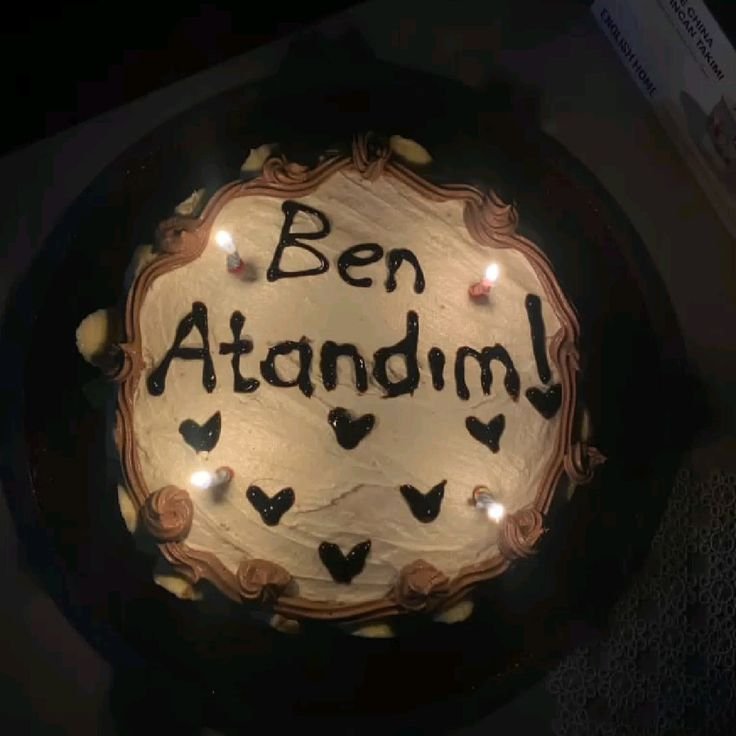Simged18's tweet photo. Cuma’nın nuru üzerimize yağsın
Çalıştığımız her gece
Uykusuz kaldığımız her sabah
Birer hayır olarak dönsün
Allah’ım
Bizi “atananlar” listesine yaz 
Sevdiklerimizin yüzünü güldür
Amin. https://t.co/F9PppBfki5