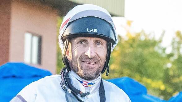 3ybRacing's tweet photo. 9.00AEST join @eyesgk @wildeb1 @StewartMatty for G3 Aurie’s Star day from @FlemingtonVRC -
Our guest is journeyman jockey @grassylyon ahead of a great book of rides @DarwinTurfClub #TheBestTeamInRacing #ThanksToTheWhalersHotel #SupportedBy @PalmerbetAU #GambleResponsibly https://t.co/yrAEM19WXg