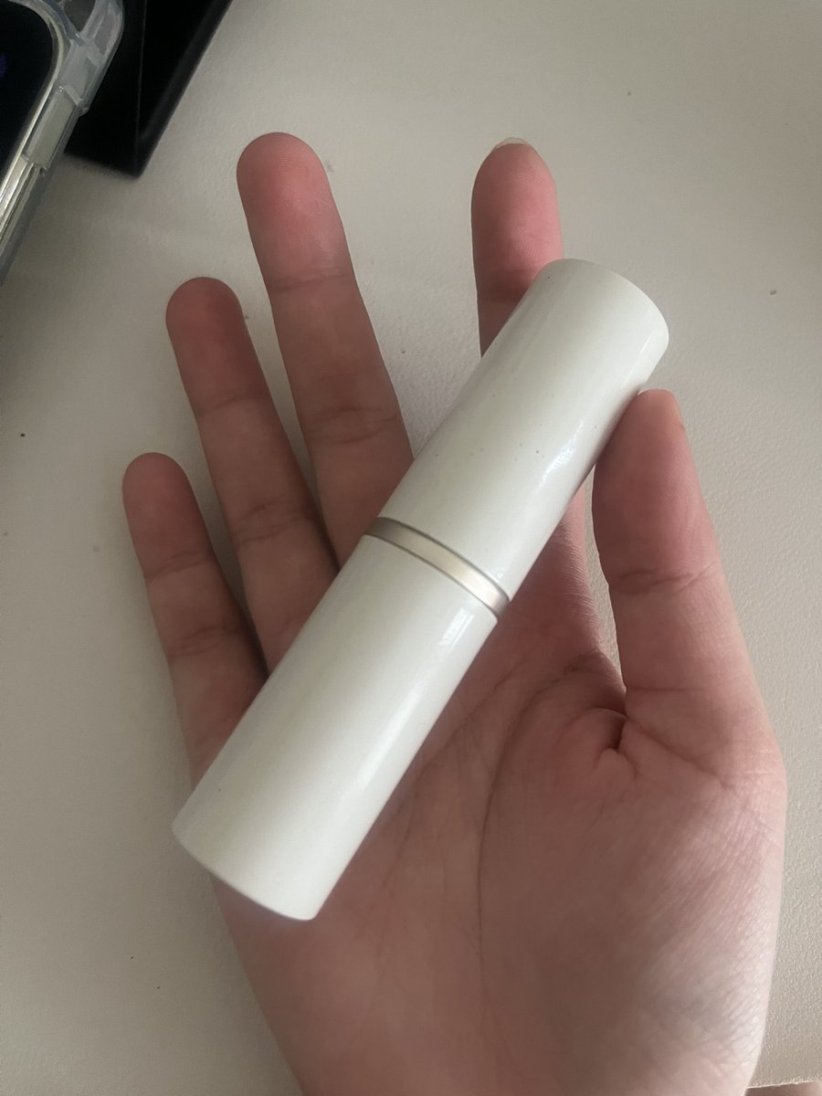 seull_gi's tweet photo. Hince highlight balm stick 
01 Light (~70%)
330 free shipping 
Exp 2029 
without package naka🧑🏻‍🩰

Mention or follow before dm kub
#ส่งต่อคสอ https://t.co/3DXGtp0T1P