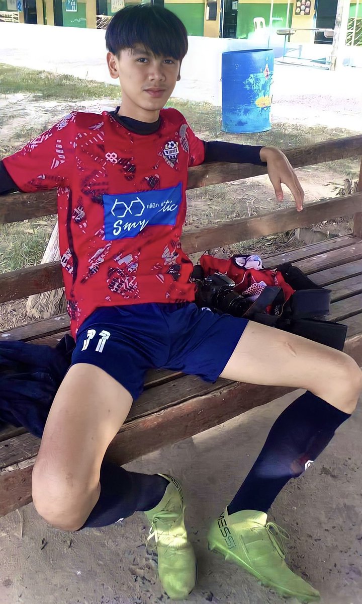 Xball__RooM's tweet photo. ดีไปหมด หัว จรด เท้า 😛 #นักบอล #นักกีฬา #นักเรียนชาย #ชุดบอล #ถุงเท้าบอล #รองเท้าบอล #เครื่องแบบ #หนุ่มหล่อ https://t.co/FTHPtrdhQh