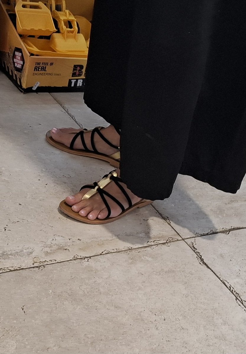 secretfeetlove's tweet photo. #feet,#sexyfeet,#spycam,#feetfetısh,#feetlover,#summerfeet,#feetlover, #candids https://t.co/a6dSMb6DwZ