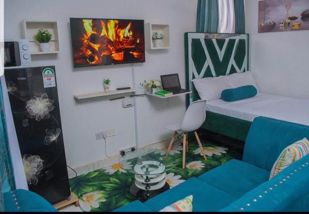 OkothElton's tweet photo. Bnb Mombasa @ only Ksh 1,500 a day. Clean and in gated with 24hrs security https://t.co/xS4Lwk3Ylq