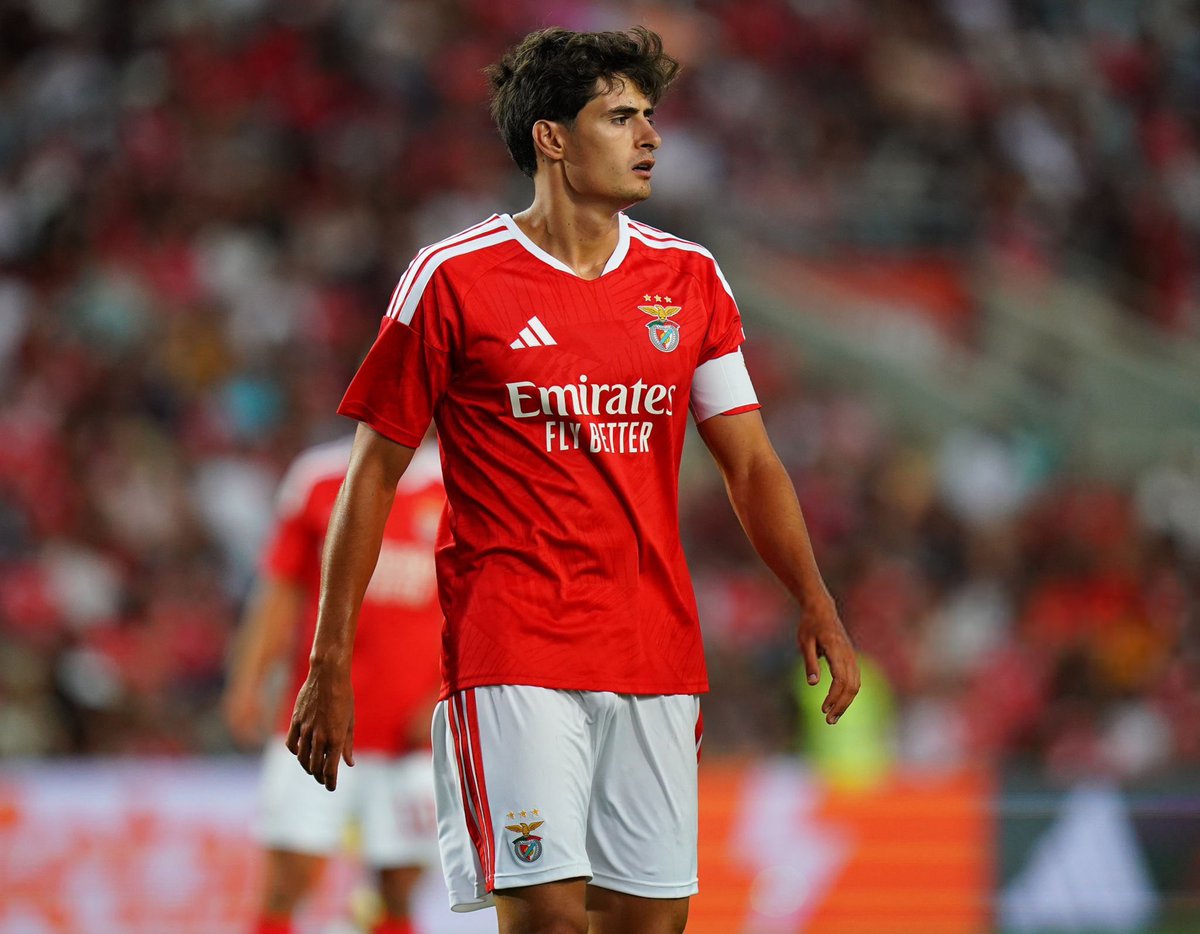 ActuFoot_'s tweet photo. 🚨 ANTONIO SILVA 🇵🇹 (2003) À BOURNEMOUTH, HERE WE GO !!! 🍒❤️🖤

Montant du transfert : 25M€ + 5M€ de bonus. 💰

🗞️ @FabrizioRomano https://t.co/4uCTEjCfxt