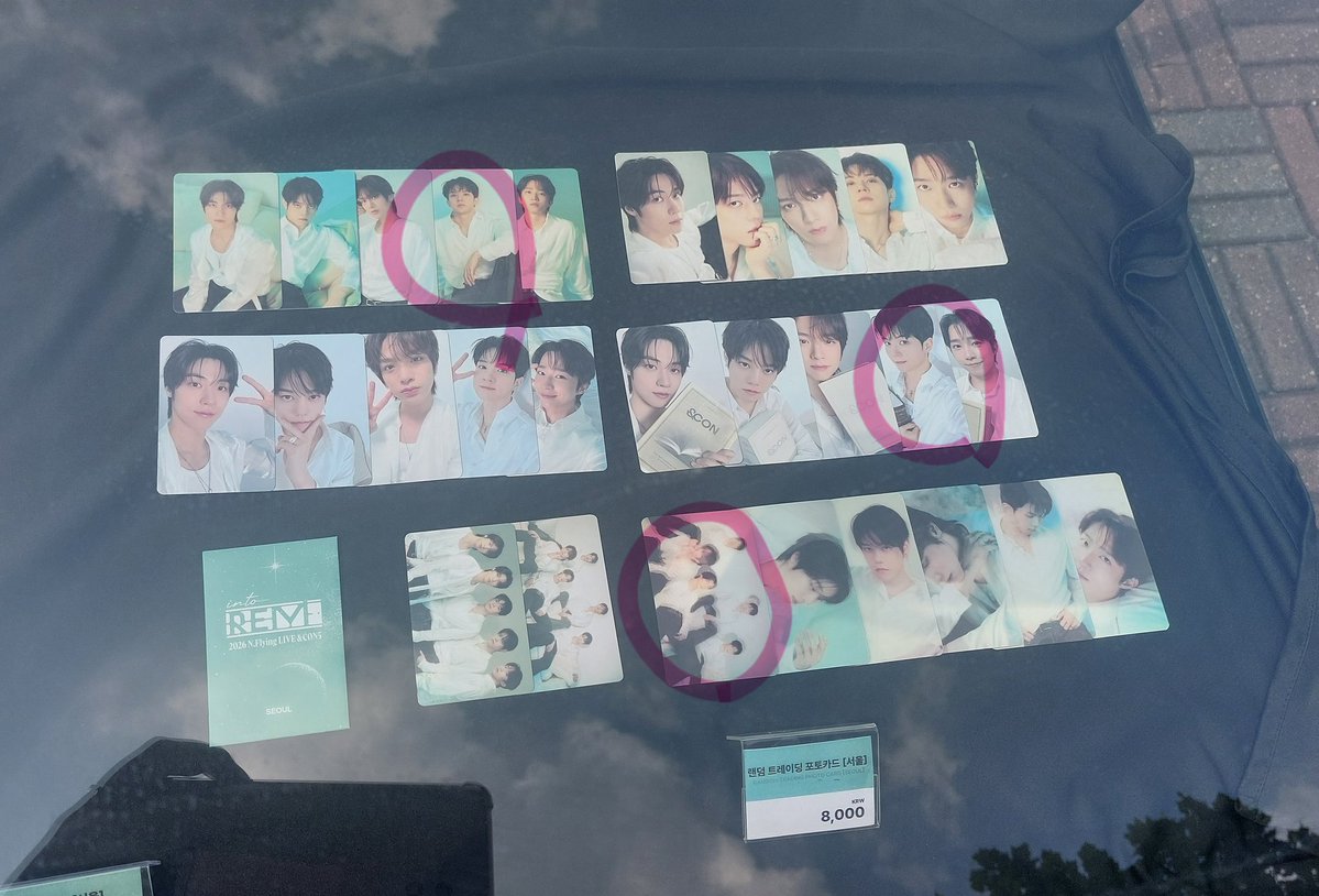 dksthgjs's tweet photo. 엔플라잉 엔콘5 엠디 포카 교환 구합니당!
반다나, 배게사쉐키링, 안대 동성이 전부 회승이로 교환 구해봅니당!
트레카는 사진에 재현이, 훈이, 동성이로 동그라미 표시한거 구해봅니당!

편하게 디엠 주세요!! https://t.co/FqF9EJSswU