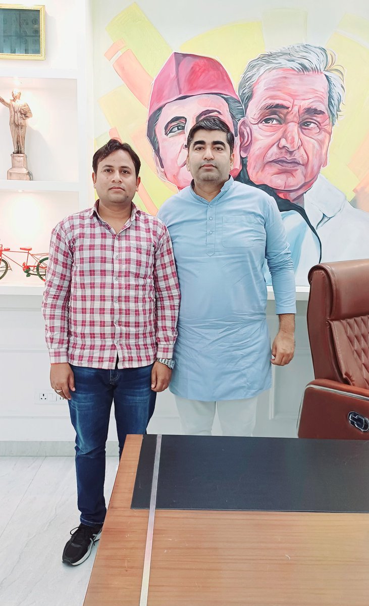 aheer_sanjay's tweet photo. भैया आपका प्यार और आशीर्वाद हमेशा बना रहे।
@Samajwadi_AY https://t.co/KTySsOL8sG