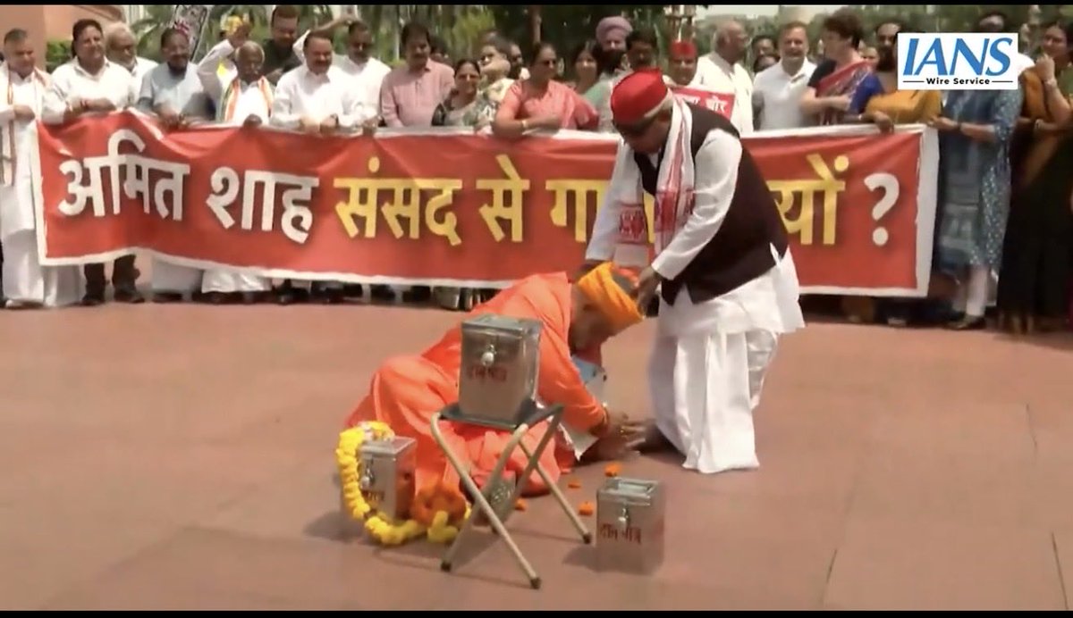ppbajpai's tweet photo. इसे कहते हैं कुल्हाड़ी पर पैर मारना…. https://t.co/5xpRKn1ouP