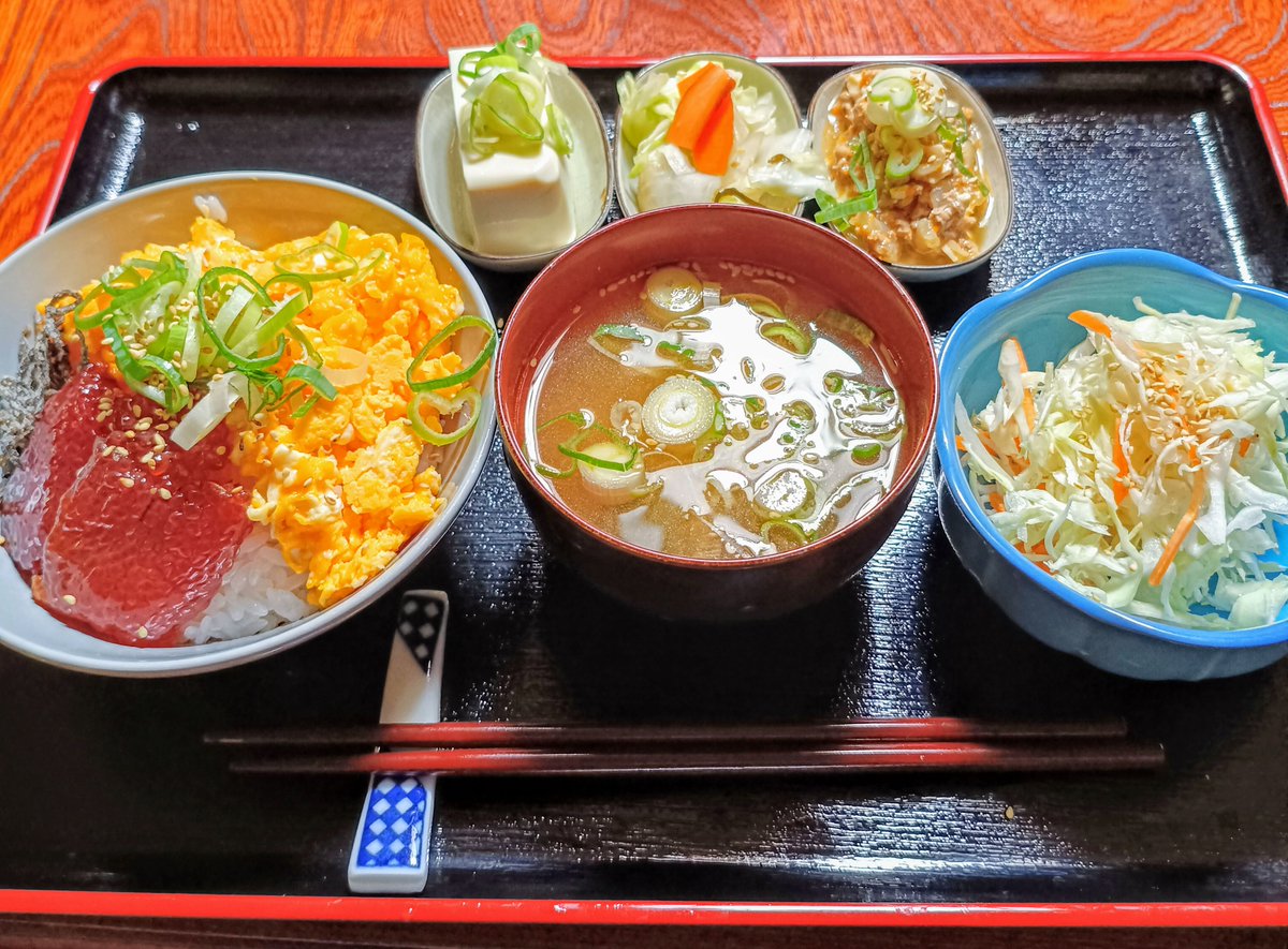 niwa9's tweet photo. 今日は筋子丼をいただく。 https://t.co/oR5Ef1LILN