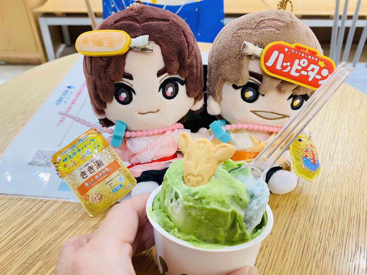 waterlily0914's tweet photo. お昼を抜いていざパンチョ初来店
テレビの取材来てたけど、カウンター通されたし映ってるかな私
小を頼んだけどおなかいっぱい
烏龍茶はお誕生日クーポンでサービスしてもらう
食いしん坊さんも連れて行く
加瀬牧場のアイスも美味しかっったし
横濱バニラも買ってきた https://t.co/HDhvMyhkUw