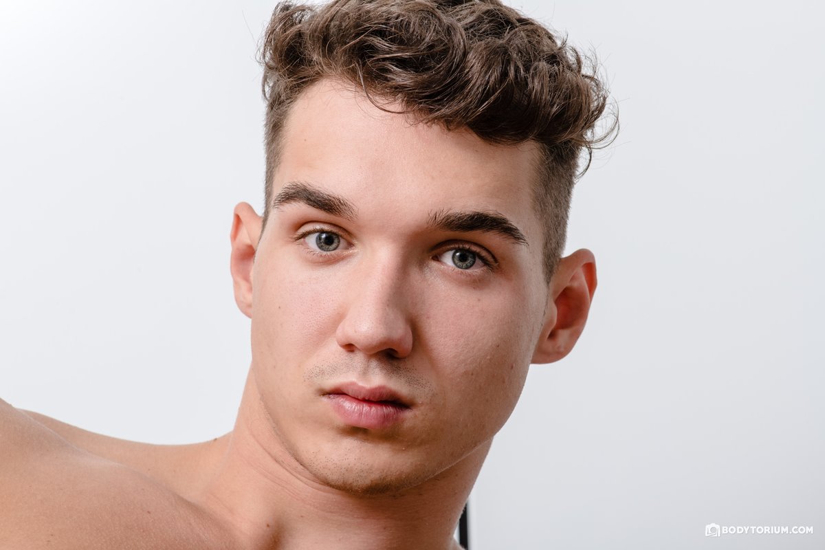 bodytorium's tweet photo. Close-Up Time with Tomm 🔥
Extreme close-ups in ultra high resolution — the defining feature of https://t.co/XvDt0M7Ks6

#MaleNude #MaleBody #NudePhotography