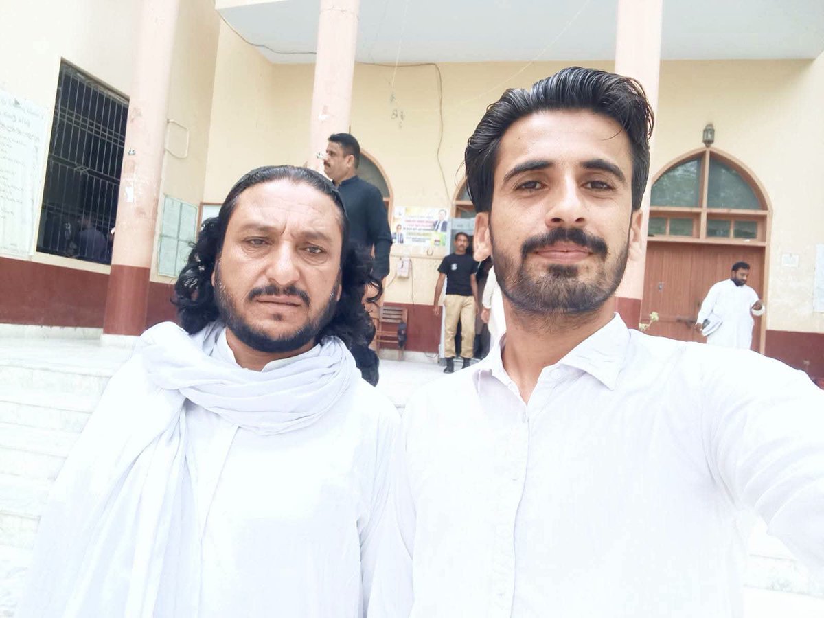 badshahpashten's tweet photo. عدالتیں تاریخ پر تاریخ دے رہی ہیں، مگر سچ کی آواز کو خاموش نہیں کیا جا سکتا۔ آج 31/07/2026 کو دادو عدالت میں کامریڈ علی وزیر کی پیشی ہوئی، آئندہ سماعت 4 اگست مقرر کر دی گئی۔ جھوٹے مقدموں کے خلاف ہماری قانونی جدوجہد جاری رہے گی۔
#ReleaseAliWazir https://t.co/XF7qZH1Bje