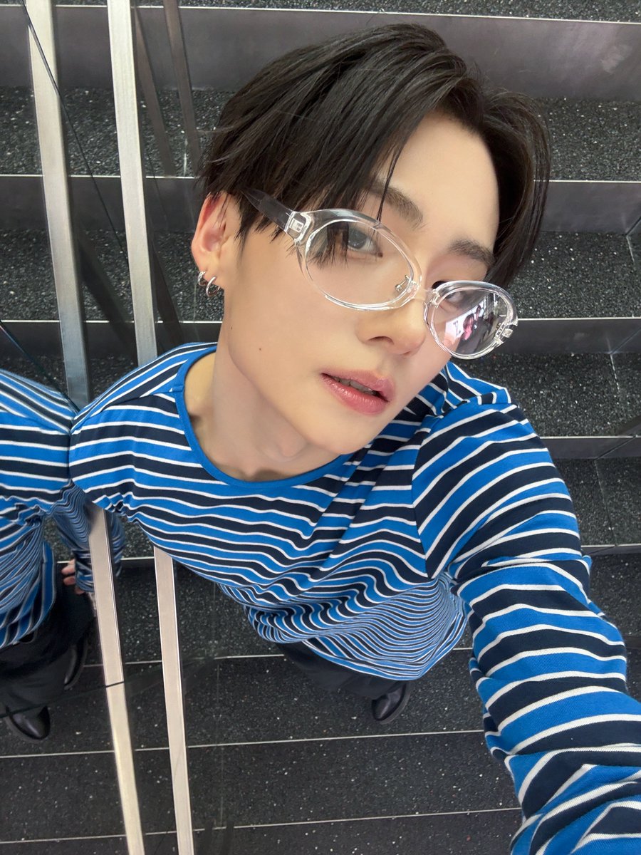 doubleloverskr's tweet photo. DOUBLE LOVERS X ALPHA DRIVE ONE
Behind the Scenes | Sangwon 💌😎
Sangwon with KOVE [CLEAR-OPTICAL] 

#doublelovers #더블러버스 #ALPHADRIVEONE #ALD1 #알파드라이브원 https://t.co/0S5LMYFV6h