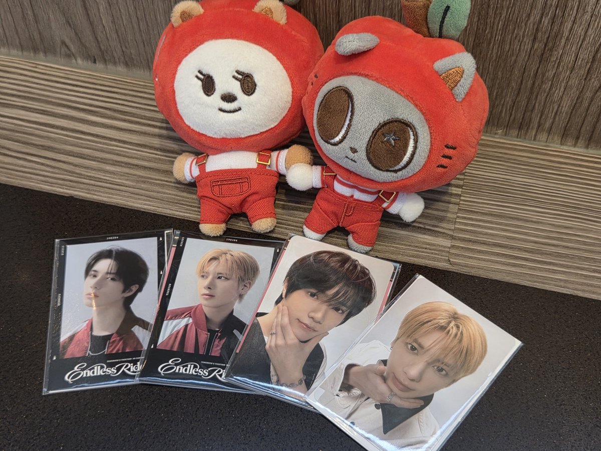 thnaynn's tweet photo. 내사랑둥이들 우뿌 드볼 끗 🐶 🐱  ❤️ https://t.co/V6emfTuQ22