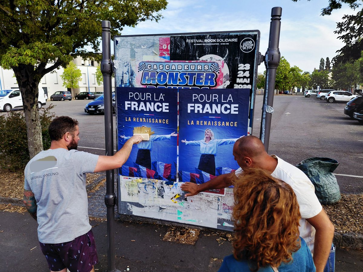 Rnational44's tweet photo. Nos équipes mobilisées à Nort-sur-Erdre, Ligné et Petit-Mars, en vue de la campagne présidentielle de Marine Le Pen ! Pour la France, la renaissance !
#RN #RNPdL #RN44 #PaysDeLaLoire #PdL #LoireAtlantique https://t.co/OgRj9VP88E
