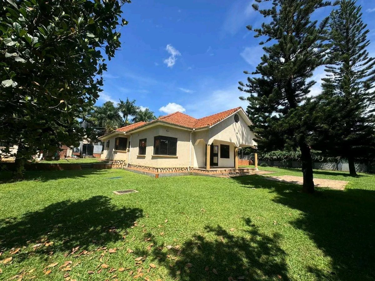 GaguLtd's tweet photo. House for sale in #Lubowa-Entebbe Road 

Plot size :#40decimals 

Asking Price: $370,000USD 

#4bedrooms + Maids quarters 

Contact:+256776061555

Follow Gagu Engineering U ltd for more updates on real estates and construction https://t.co/nsXxO1ooKi