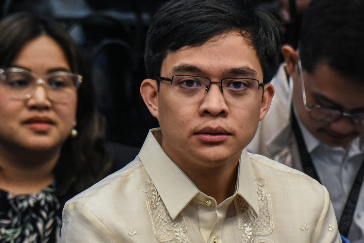 Will89877493's tweet photo. @ABSCBNNews @daniza_frnndz This asshole failed to deliver on 60% of the DOE's projections for the country's power expansion plans. That's 12,000 Megawatts capacity which should have been delivered December 2025. Electricity costs could have dropped by 10–15% if the projects had been completed. https://t.co/VRTzD1zyGG