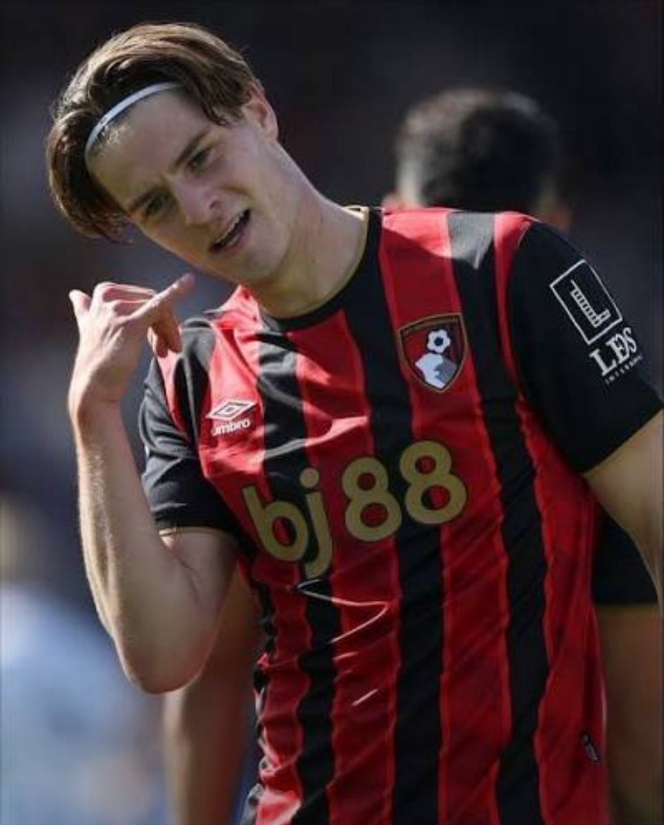 _daredina's tweet photo. Understand Chelsea are preparing to bid again for Alex Scott. New £70m offer still unlikely to be enough but the hope is to kick-start a negotiation with Bournemouth
[@caughtoffside and @MarkBrusCOS ] https://t.co/QRZbSHJ1LT
