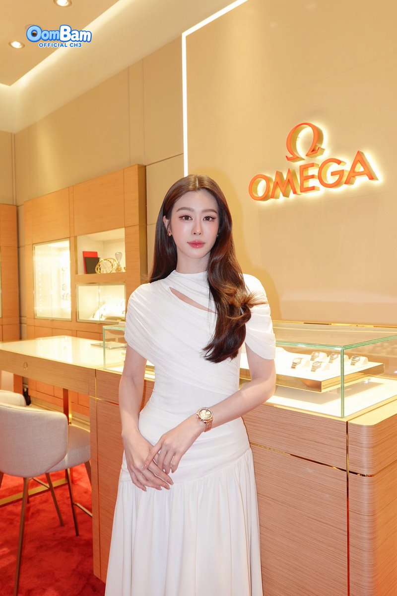 OomBam_CH3's tweet photo. สวยขนาดนี้ คนอยู่ทางนู้นจะหวงมั้ยน้าาา~🤭😝

#OMEGA #OMEGAThailand 
#BamSaralee #แบมสราลี https://t.co/CPo0uUX0qv