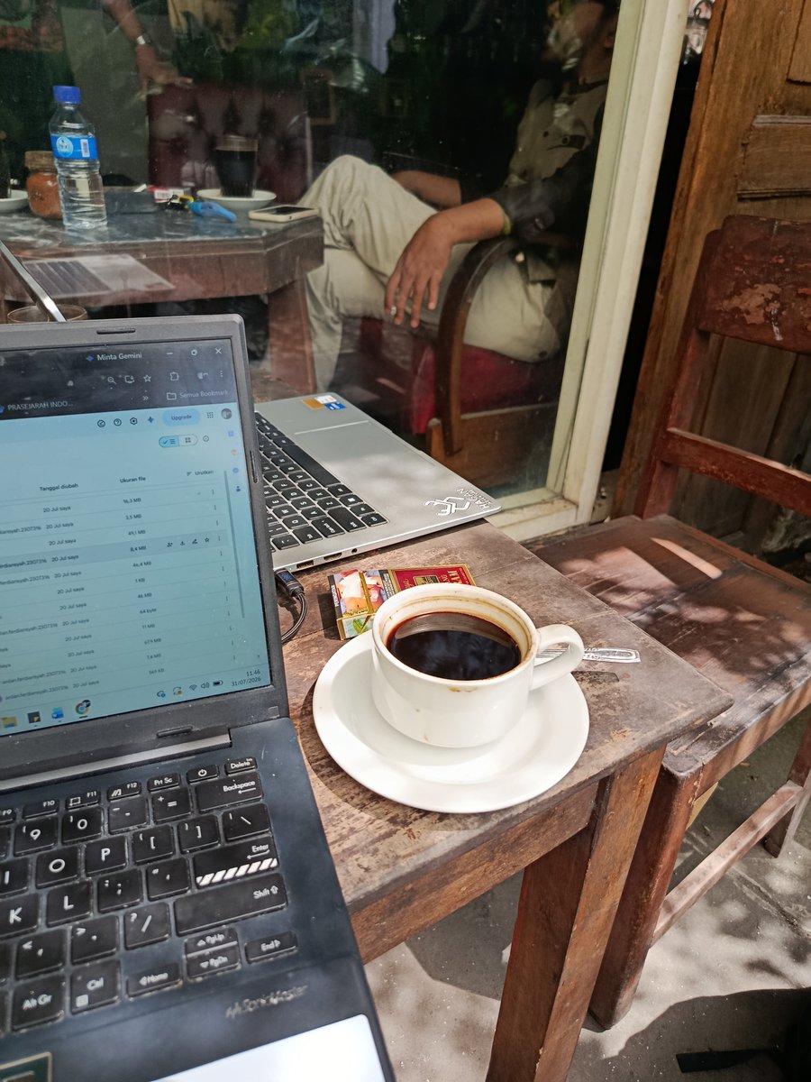 4rdannssullivaN's tweet photo. fotokopi cek koyo @ryuhasan https://t.co/F4dW56UzoQ