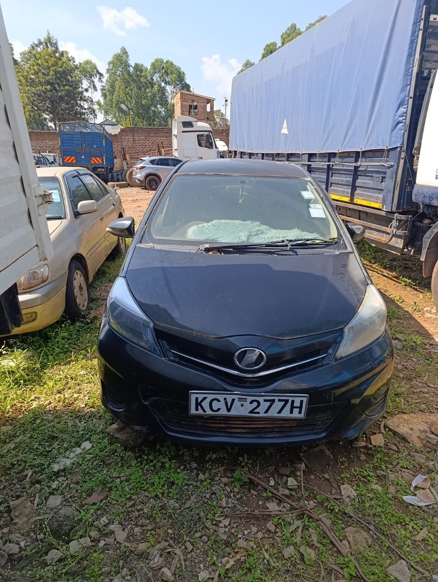 k_auctioncenter's tweet photo. 🚨 **CASH DEAL** 🔥  

**Toyota Vitz**  
2012 | 1.0L | Auto  
KCV 277H  

💰 **Ksh 570K**  

📍 Bungoma  

⚡ Clean city runabout. Ready. https://t.co/w47IPZ1qnL